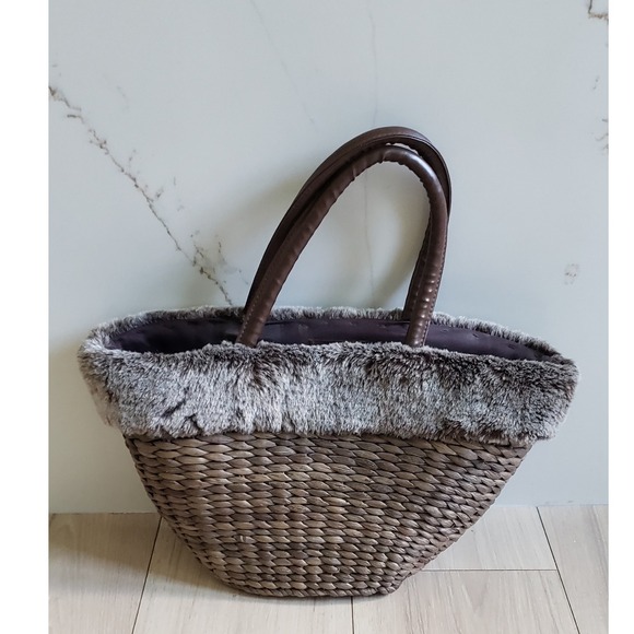 Bath Body Works Tote Bag Womens Brown Woven Faux Fur Trim Shoulder Purse Farm - Picture 1 of 10